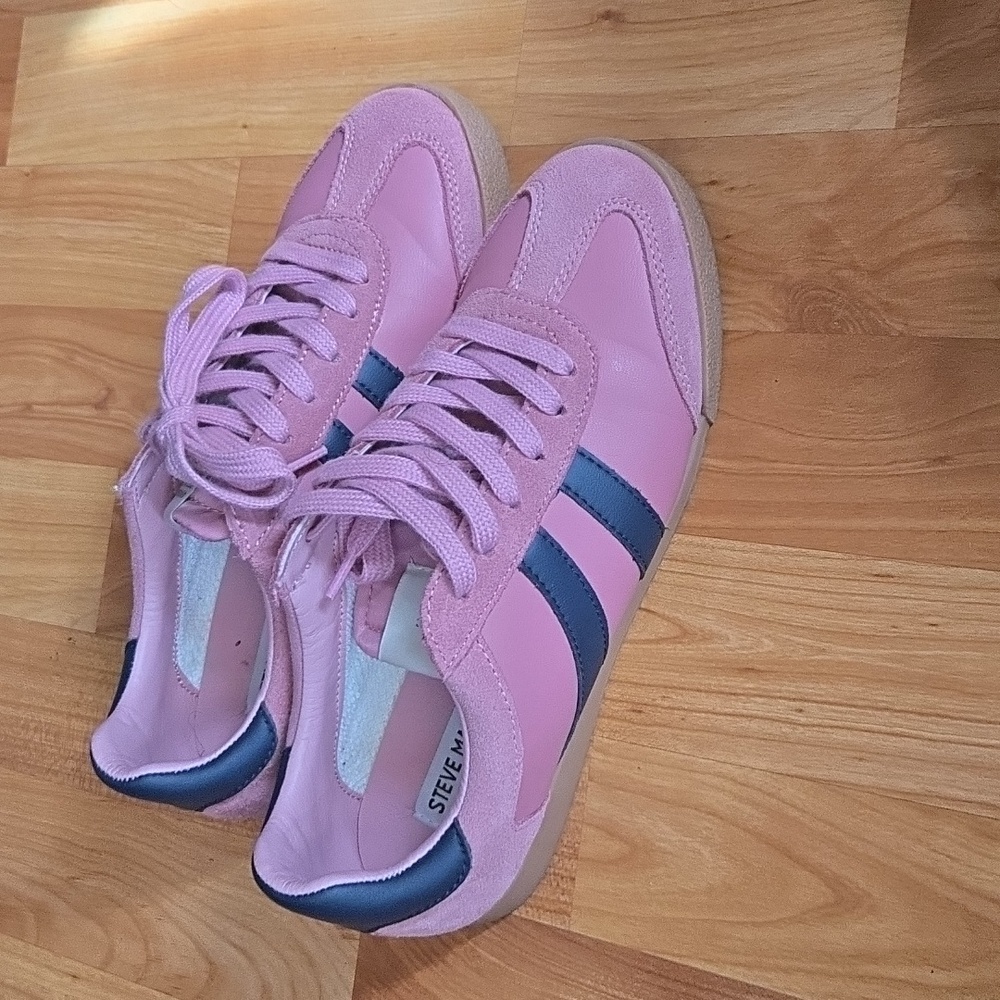 Steve Madden Pink and Navy Sneakers